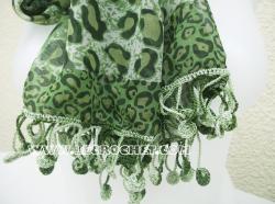 Foulard vert avec une bordure au crochet